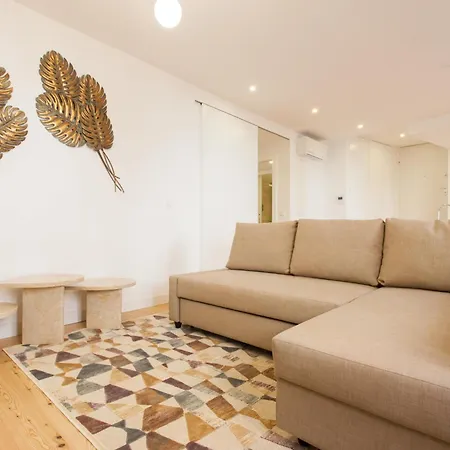 Mouraria Blue Three-bedroom W/ Parking - By Lu Holidays Apartment *