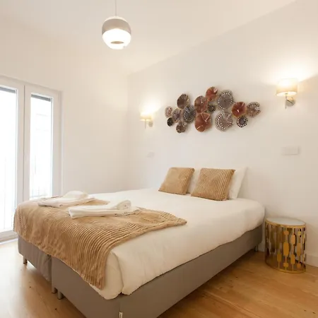 Mouraria Blue Three-bedroom W/ Parking - By Lu Holidays * Lisboa